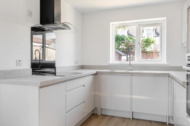 3 bed Semi-Detached for sale Image 8