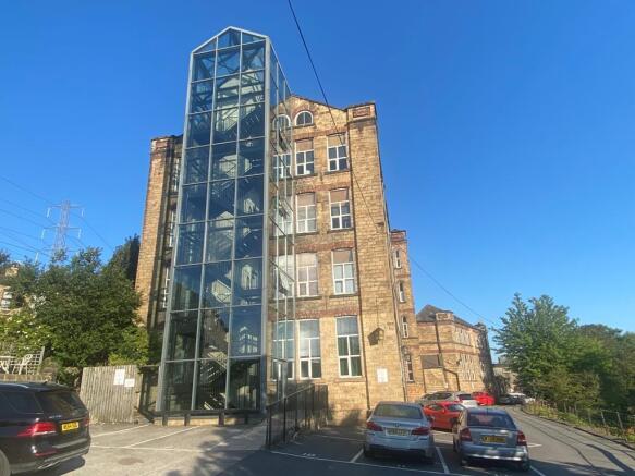 33 Fearnley Exterior.jpg