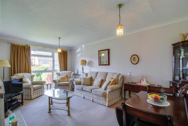 2 bed Semi-Detached Bungalow for sale Image 4