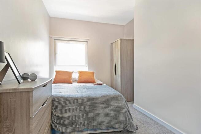 4 bed Flat to rent Image 4
