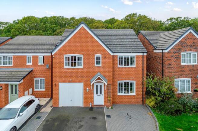 5-bed detached on 31 Broadhead Drive, Shrewsbury, Shropshire, SY1 4FB, £395,000