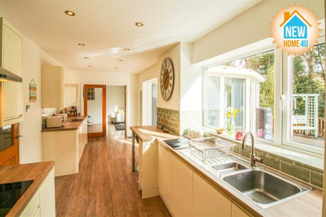 KITCHEN: