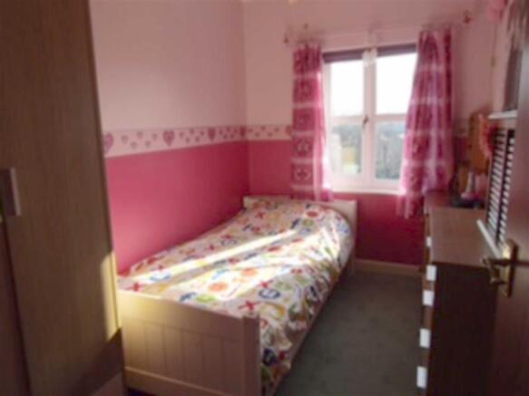 Bedroom (rear)