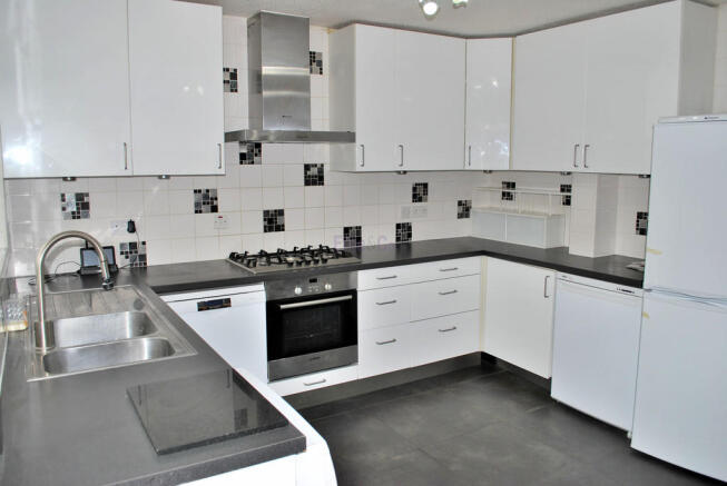 Kitchen/Breakfast...