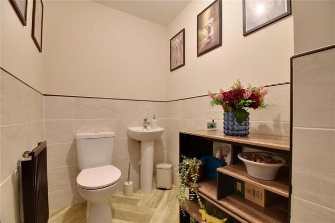 3 bed Detached for sale Image 8