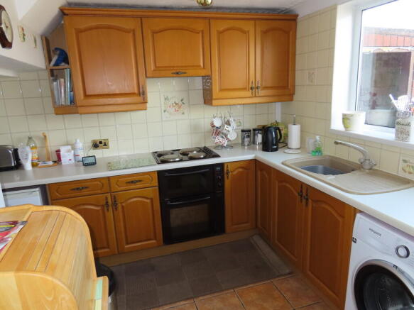 3 bed Semi-Detached for sale Image 9