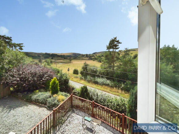 Detached 4-Bedroom Modern House