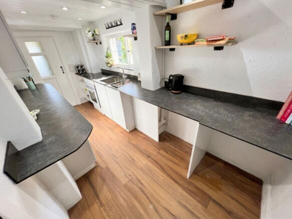 2 bed Cottage for sale Image 6