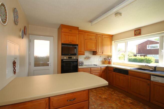 kitchen 1.JPG