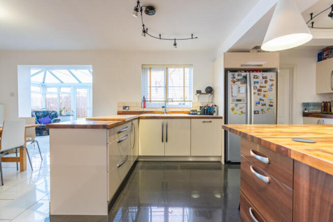 Kitchen / Dining Room