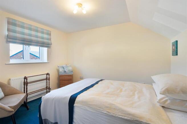 2 bed Semi-Detached for sale Image 11