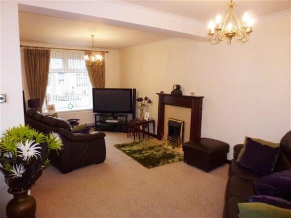 OPEN PLAN LOUNGE AND