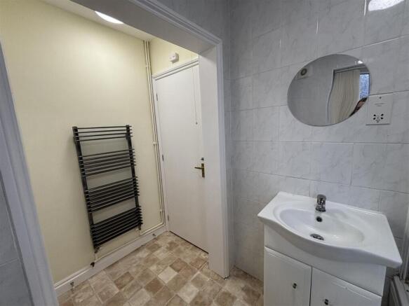 Bathroom 1.2