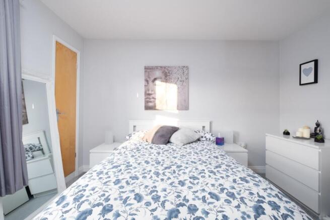 FLAT 25 BULL LANE, BS5--4.jpg