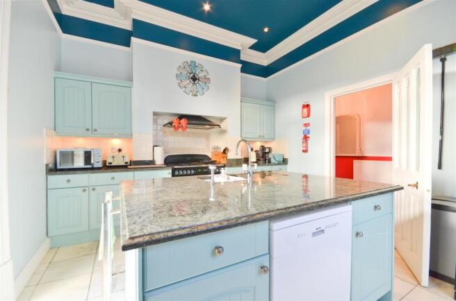 Kitchen.JPG