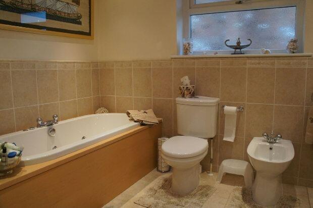 LUXURY BATHROOM