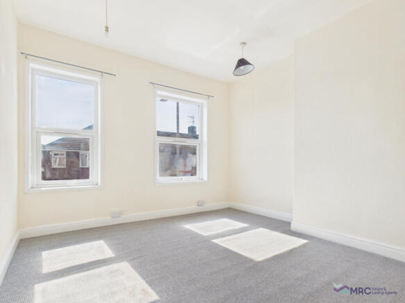 2 bed Terraced to rent Image 10