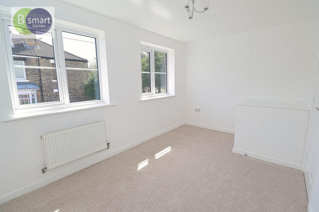 3 bed Semi-Detached for sale Image 9