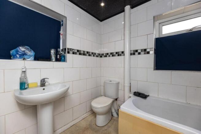 3 bed Semi-Detached for sale Image 10