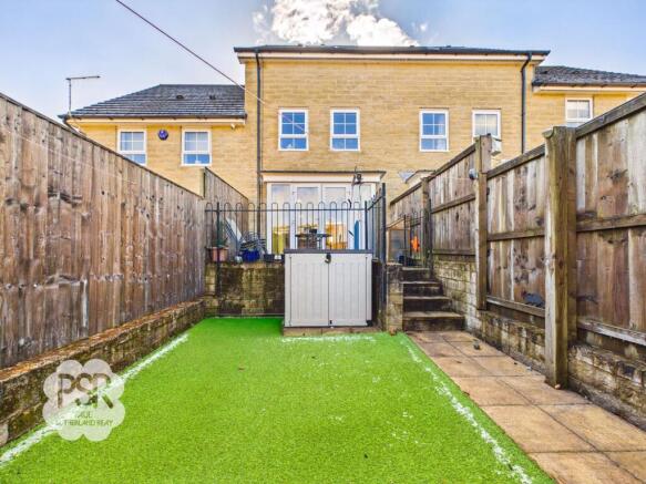 Sovereign Way, Chapel-En-Le-Frith, SK23 photo 4