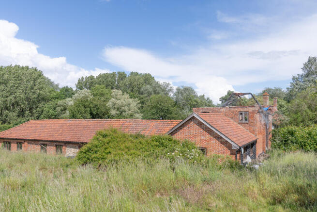 Hollybush Farm - Anna Charles-2 T202606151411.jpg