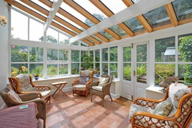 5 bed Detached for sale Image 6