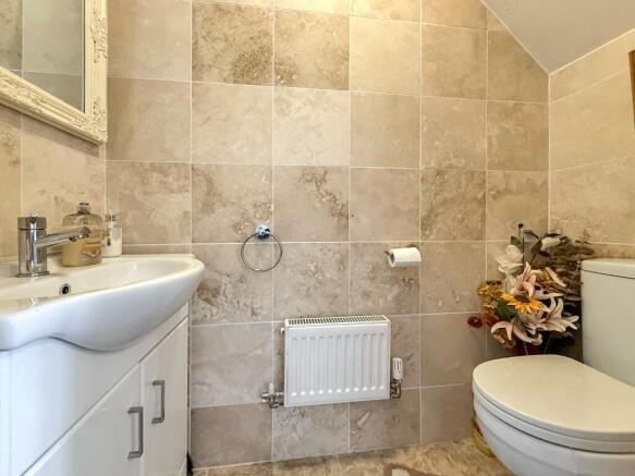 4 bed Detached for sale Image 6