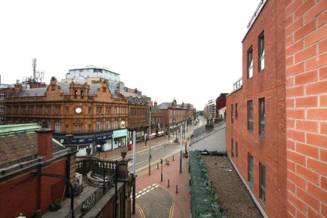 2 bed Apartment to rent Image 8