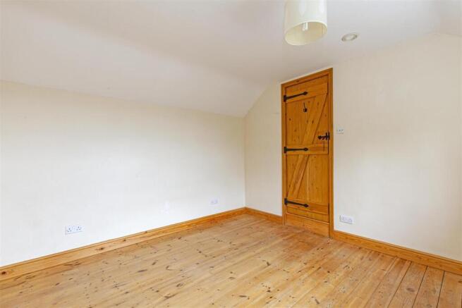 Bedroom 1-3.jpg