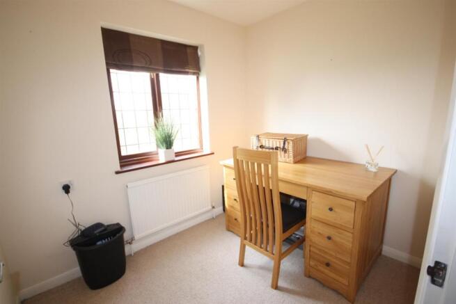 Bedroom 5/Study