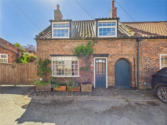 2 Bedroom Link Detached House - For Sale