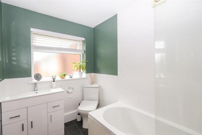 3 bed Semi-Detached for sale Image 10