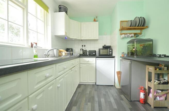 resizedKitchen2.jpg