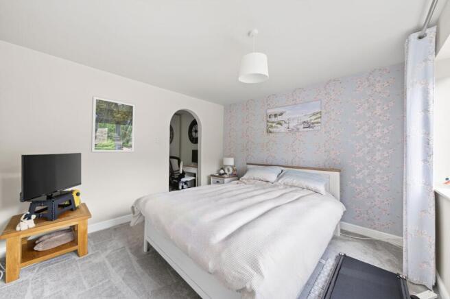 4 bed Detached for sale Image 9