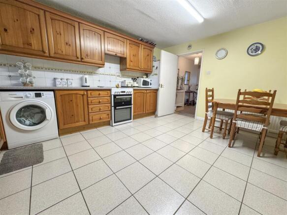 Kitchen..jpeg