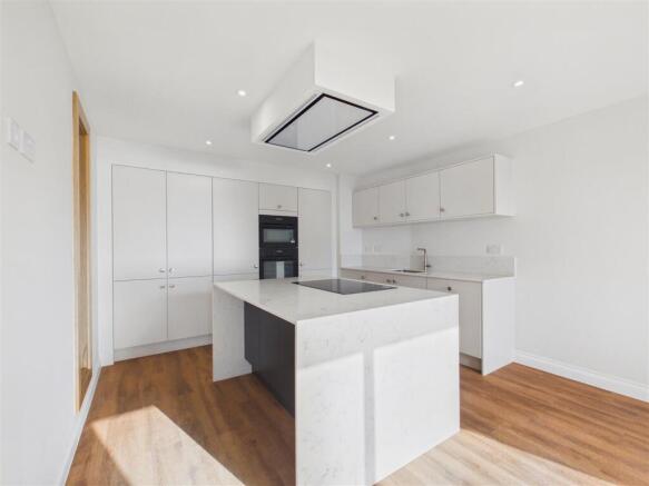 4 bed Town House for sale Image 12