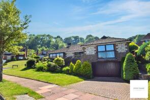 2, Lincoln Close, Eastbourne BN20 7TZ