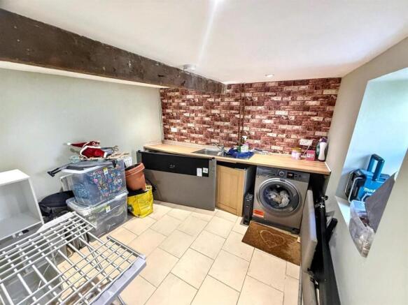 2 bed Terraced for sale Image 6