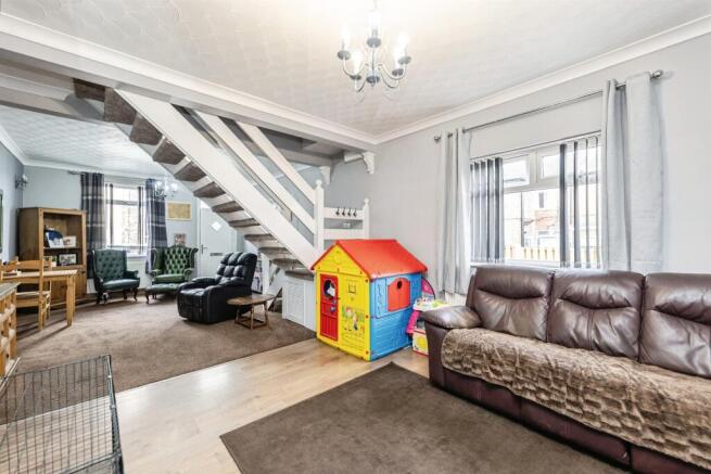 2 bed Semi-Detached for sale Image 4