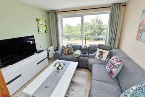 London Road, Romford, RM7