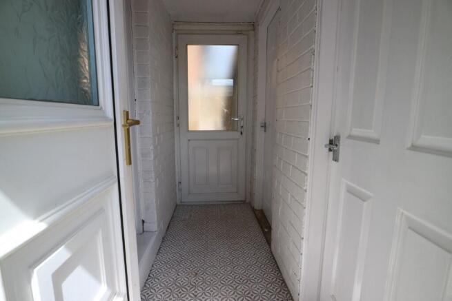 3 bed Semi-Detached to rent Image 11