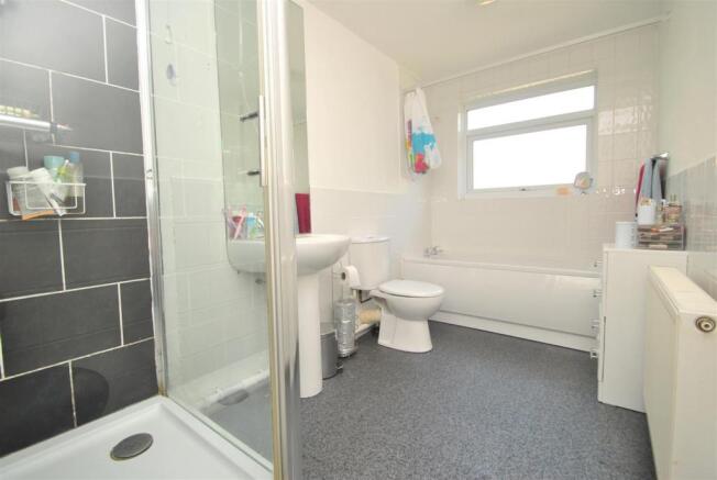 Bathroom 1.JPG