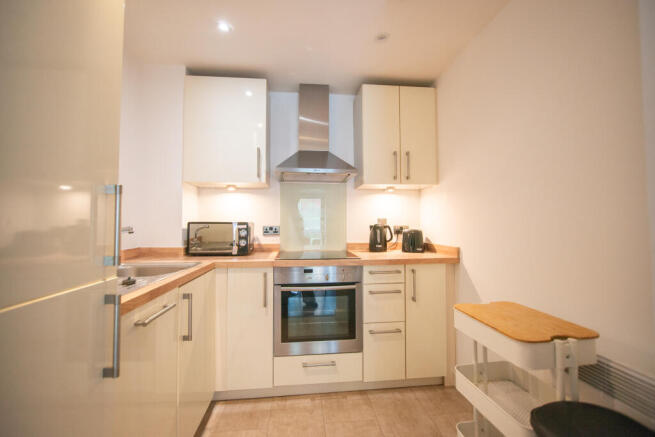2 bed Flat to rent Image 4