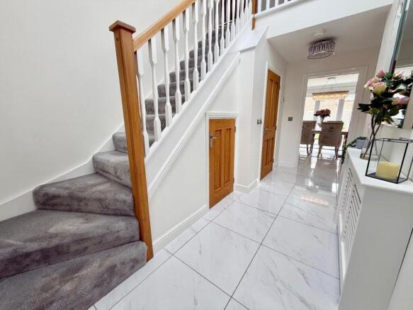 4 bed Detached for sale Image 6