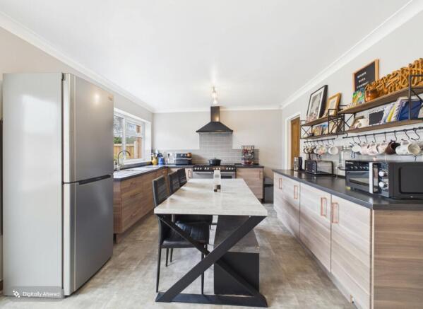 cam01698g0pr0181still012001