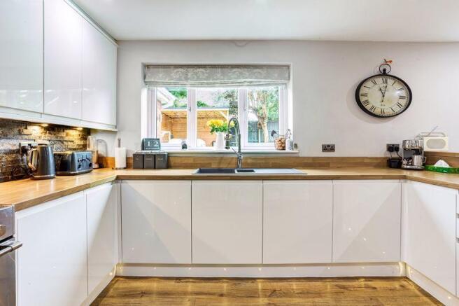 KITCHEN D