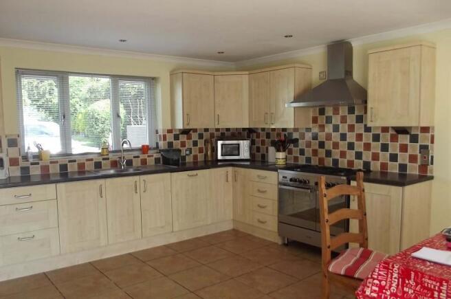Kitchen/Breakfast/Living Area