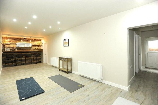 Studio / Bar