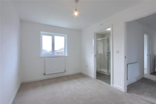 5 bed Detached for sale Image 12