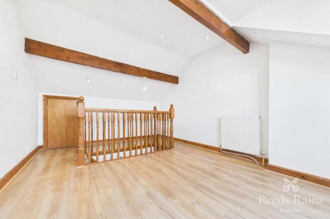 3 bed Terraced to rent Image 6